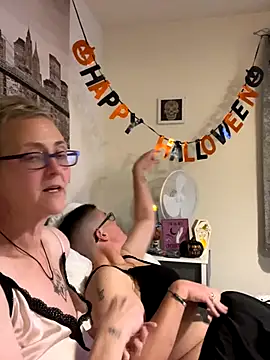 Curvy-Jinx online show from October 2025 08:31:01 PM