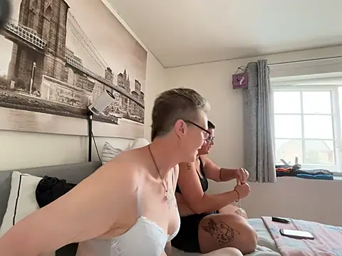 Curvy-Jinx online show from July 2026 12:00:02 PM