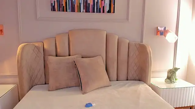 mia kisses2 online show from November 2025 03:38:02 AM