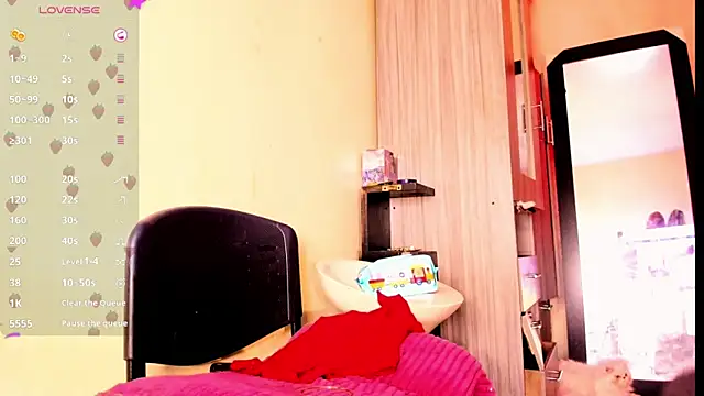 Rossedewitt  online show from February 2026 07:03:02 PM