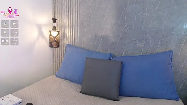 Emili  hot online show from February 2026 01:52:02 PM