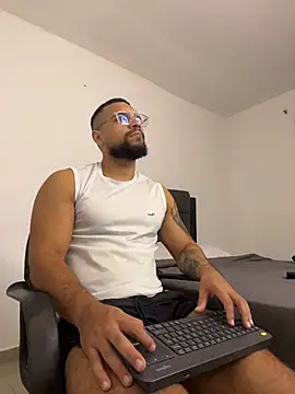 vincentjaxon online show from October 2025 11:43:02 AM