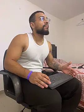 vincentjaxon online show from November 2025 08:39:02 AM