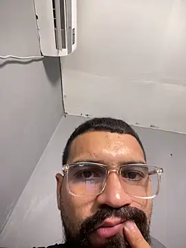 vincentjaxon online show from April 2026 05:10:02 PM