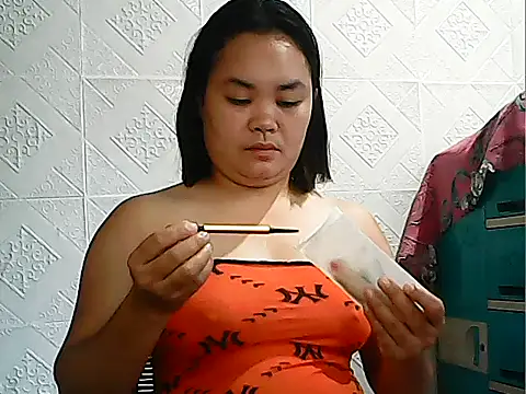 CreamyPussy4uxx online show from February 2026 02:32:01 AM