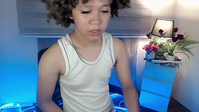 Snapshot of 9INCHESHARDCOCK chatting on December 2025 06:43:01 AM 9INCHESHARDCOCK online show from December 2025 06:43:01 AM