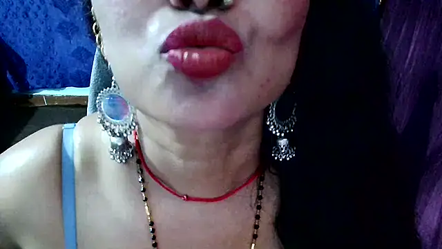 Snapshot of QUEEN_SAKHI- chatting on June 2026 07:24:01 AM QUEEN SAKHI- online show from June 2026 07:24:01 AM