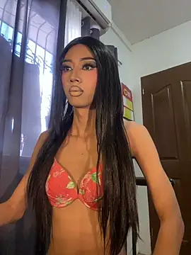 YourTiffanyX online show from July 2026 02:52:02 AM