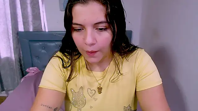 sarah aguilar online show from October 2025 07:00:01 PM