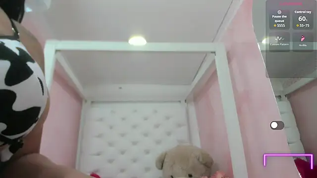 samantamilk6 online show from October 2025 05:13:02 PM