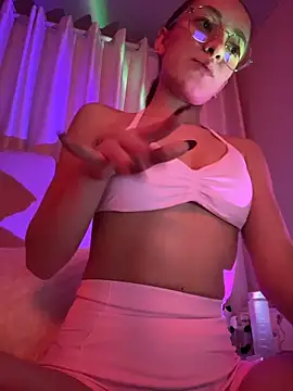 Ellie lowell online show from April 2026 04:13:02 AM