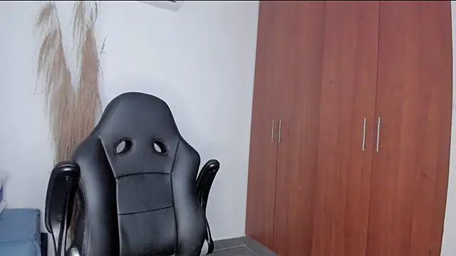 Pier Simons online show from April 2026 06:55:01 AM