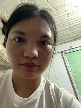 Duyen02 online show from October 2025 10:32:02 PM