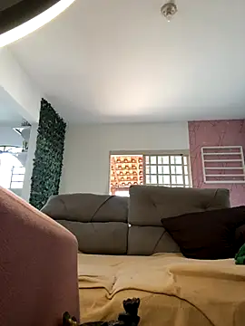 Chloe Leaozinho online show from November 2025 05:46:01 PM