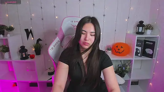 Megan Williamms online show from October 2025 12:46:02 AM