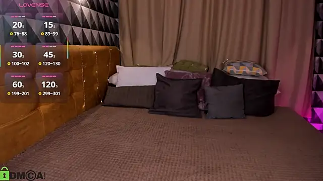 Megan Williamms online show from November 2025 01:04:01 AM