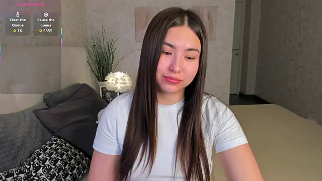 Megan Williamms online show from November 2025 09:19:02 AM