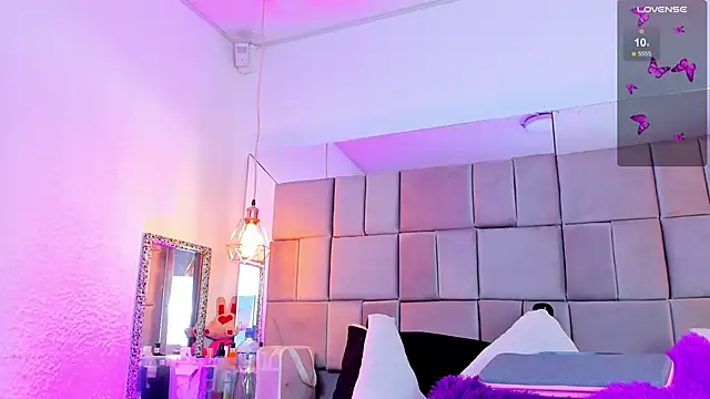 antoneella jones online show from January 2026 07:41:01 PM