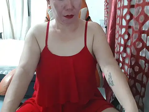 Snapshot of VerySexyCeline chatting on October 2025 12:28:02 PM VerySexyCeline online show from October 2025 12:28:02 PM