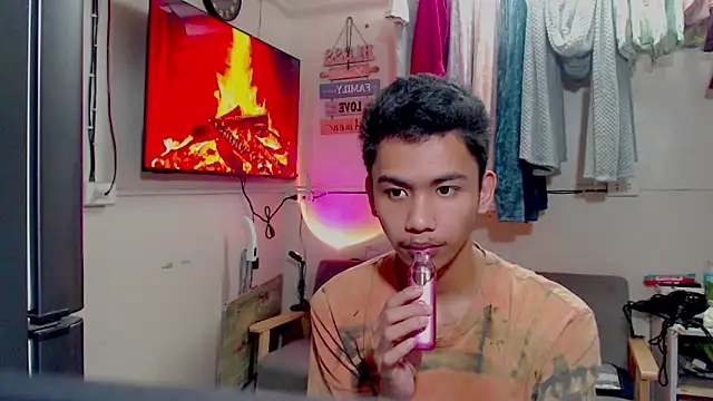 Demure Asian143 online show from August 2026 04:58:01 AM