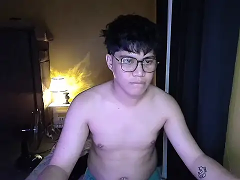 Snapshot of Lowel_Smith chatting on September 2025 02:40:02 PM Lowel Smith online show from September 2025 02:40:02 PM