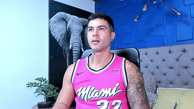 andres-clark92 online show from October 2025 06:02:01 PM