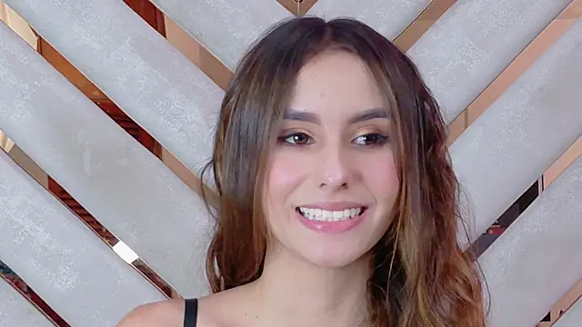 Snapshot of Sarah-Grace chatting on May 2026 12:39:01 AM Sarah-Grace online show from May 2026 12:39:01 AM