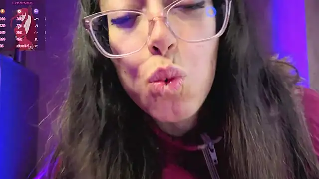Snapshot of Miranda_sexlove_ chatting on July 2026 05:25:02 AM Miranda sexlove online show from July 2026 05:25:02 AM
