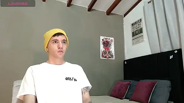 Matteo12  online show from January 2026 12:57:01 AM