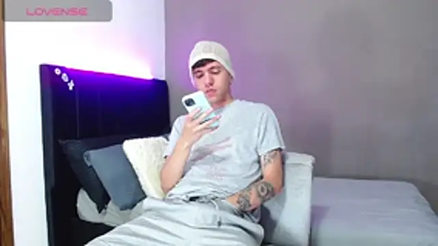 Matteo12  online show from March 2026 10:38:01 PM