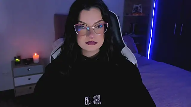 OphelianaRose33 online show from October 2025 12:07:01 AM