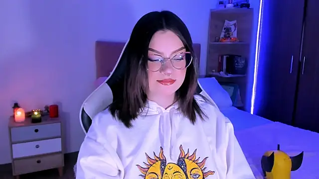 OphelianaRose33 online show from November 2025 10:14:02 PM