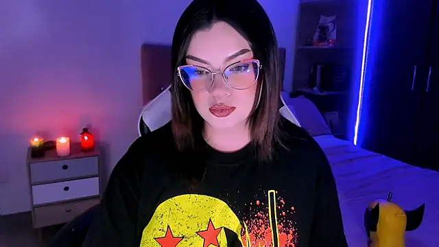 OphelianaRose33 online show from December 2025 12:27:01 AM