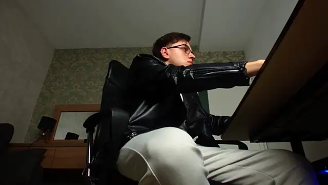 Snapshot of FelixStarkk chatting on October 2025 05:02:02 AM FelixStarkk online show from October 2025 05:02:02 AM