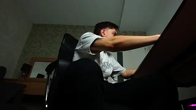 Snapshot of FelixStarkk chatting on November 2025 04:58:02 AM FelixStarkk online show from November 2025 04:58:02 AM