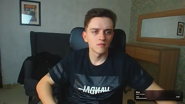 Snapshot of FelixStarkk chatting on December 2025 05:31:02 PM FelixStarkk online show from December 2025 05:31:02 PM