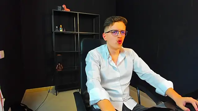 FelixStarkk online show from April 2026 04:17:01 AM