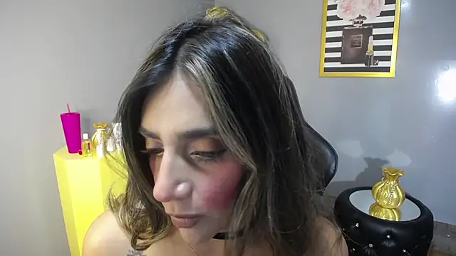 agatha brooks t online show from November 2025 12:27:02 PM