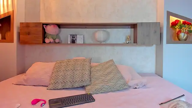 Emilly Beaumont online show from March 2026 01:28:01 PM