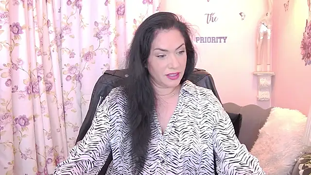 Snapshot of MyLovOne chatting on January 2026 12:21:01 PM MyLovOne online show from January 2026 12:21:01 PM