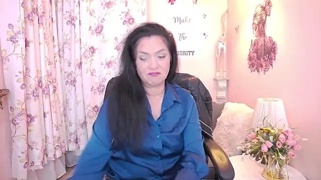 Snapshot of MyLovOne chatting on February 2026 12:23:02 PM MyLovOne online show from February 2026 12:23:02 PM