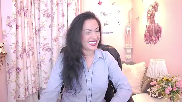 Snapshot of MyLovOne chatting on February 2026 12:16:01 PM MyLovOne online show from February 2026 12:16:01 PM