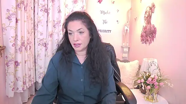 Snapshot of MyLovOne chatting on April 2026 10:29:02 AM MyLovOne online show from April 2026 10:29:02 AM