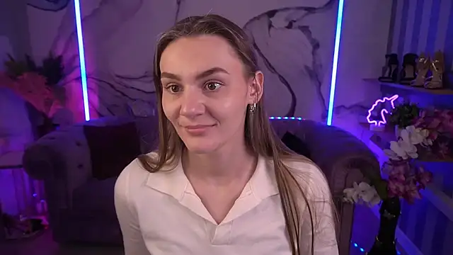 DiamondGoldie online show from September 2025 01:37:01 PM