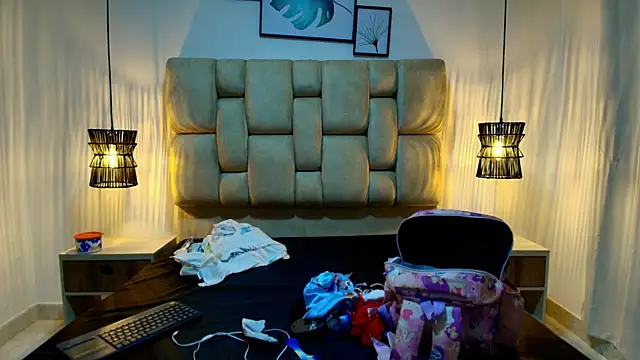 Cinthiabaker online show from April 2026 01:46:02 PM