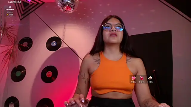 Lilith and Khloe online show from September 2025 11:33:02 AM