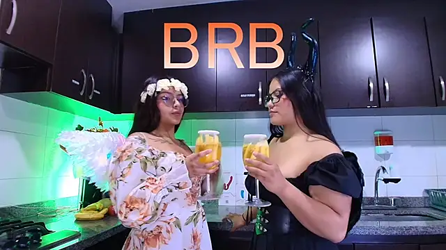 Lilith and Khloe online show from November 2025 11:45:01 AM