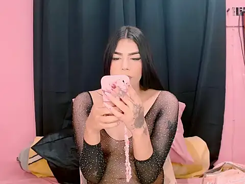 Snapshot of _crystal23_ chatting on October 2025 04:44:01 AM  crystal23  online show from October 2025 04:44:01 AM