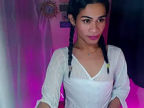 bellalot online show from December 2025 10:15:01 PM