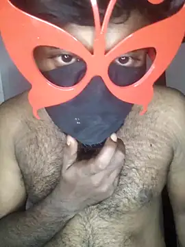 00USER online show from November 2025 08:00:01 PM